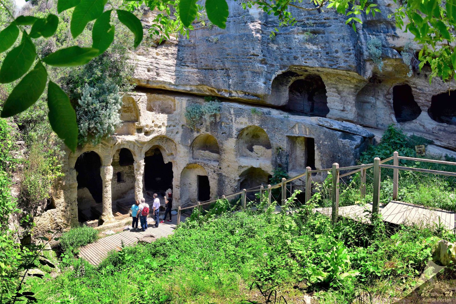 Titus Tüneli Ve Beşikli Mağara